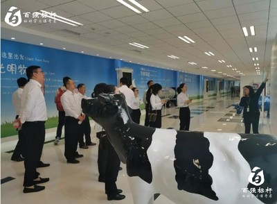 走进上海光明乳业 探索一滴牛奶的神奇旅程